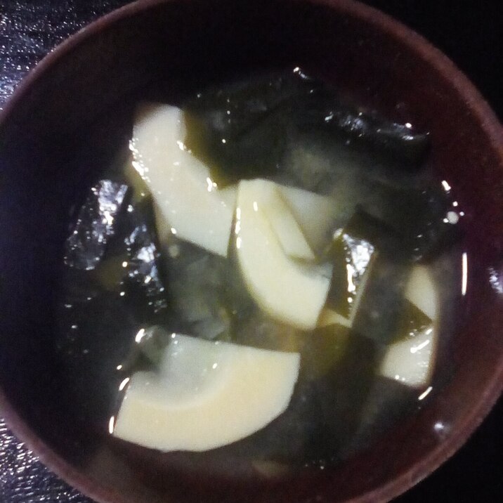 たけのことわかめの味噌汁